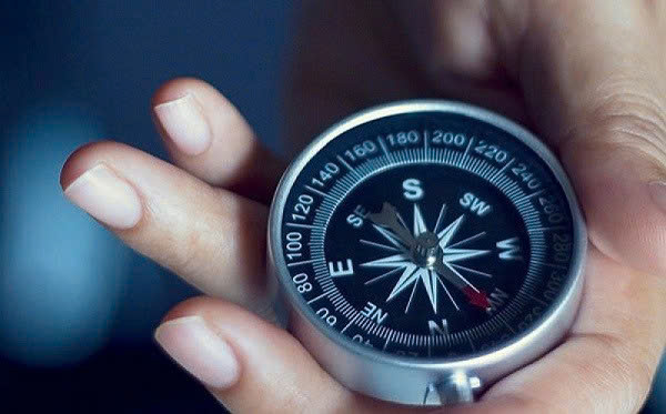 Xem hướng nhà bằng la bàn