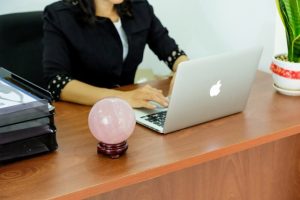 Đồ phong thủy để bàn làm việc